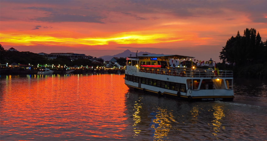 Sunset cruise image 4